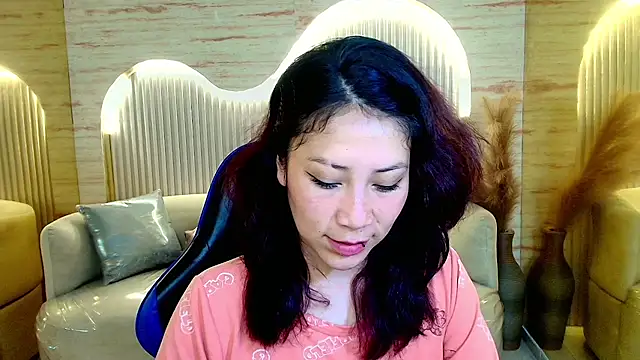 Snapshot of valentina_r_ chatting on February 8, 2026, 3:04 am valentina r online show from February 8, 2026, 3:04 am