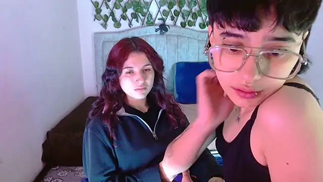 katalinathxandbritney1 online show from December 17, 2025, 2:38 am