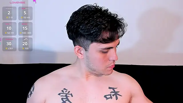 Snapshot of jasonxd9898 chatting on November 18, 2025, 1:21 am jasonxd9898 online show from November 18, 2025, 1:21 am