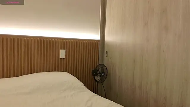 karinasantos  online show from September 10, 2025, 12:37 pm