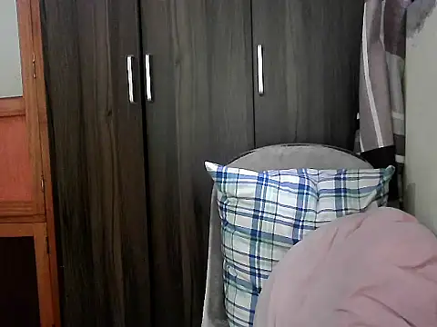 Snapshot of mimi15 chatting on January 6, 2026, 11:20 pm mimi15 online show from January 6, 2026, 11:20 pm