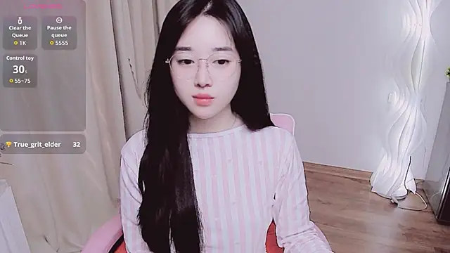 Miu-999 online show from October 16, 2025, 4:54 am