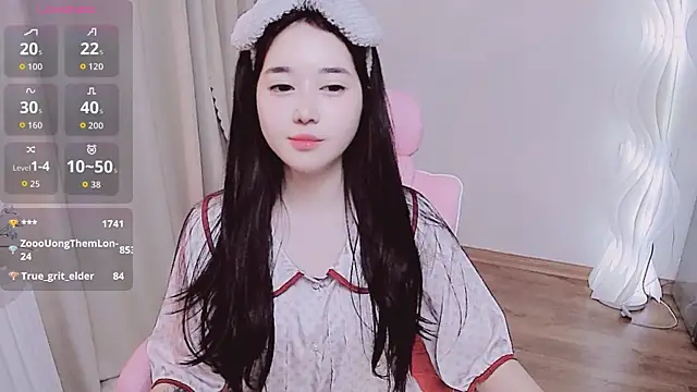 Miu-999 online show from October 13, 2025, 2:18 pm