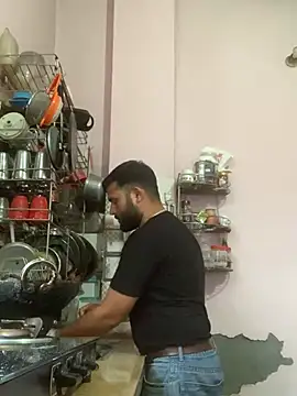 amitsharma7868 online show from March 13, 2026, 12:32 pm