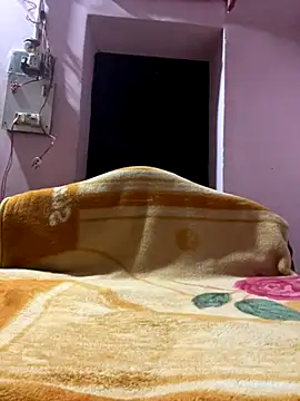 amitsharma7868 online show from November 12, 2025, 3:38 pm