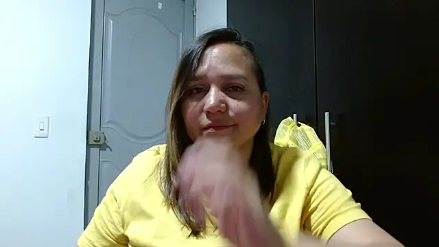 Snapshot of haashkyo chatting on December 16, 2025, 4:06 am haashkyo online show from December 16, 2025, 4:06 am