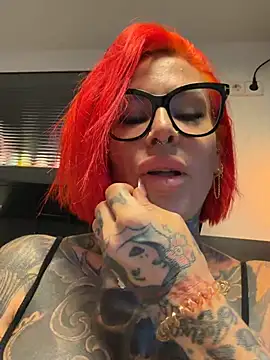 Snapshot of CatCoxx chatting on July 12, 2026, 5:19 am CatCoxx online show from July 12, 2026, 5:19 am