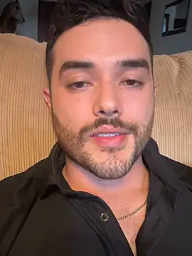 acmello83 online show from April 13, 2026, 11:42 pm