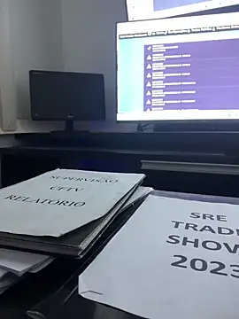 Snapshot of envolvemteX chatting on February 16, 2026, 8:35 am envolvemteX online show from February 16, 2026, 8:35 am