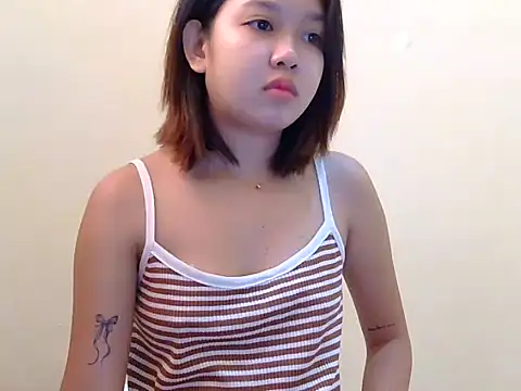 cristine190 online show from October 5, 2025, 10:33 pm