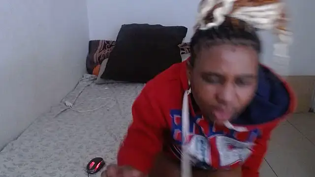 EbonyEssence online show from November 28, 2025, 10:04 am