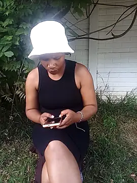 HoneyDripz 94 online show from October 3, 2025, 2:51 pm