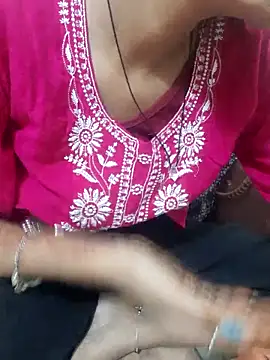 Naira-Tripathi online show from October 17, 2025, 5:55 am