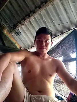 Snapshot of DungLuongg chatting on April 20, 2026, 9:34 am DungLuongg online show from April 20, 2026, 9:34 am