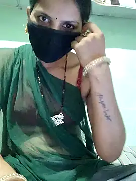 poojam93 online show from September 9, 2025, 4:38 pm