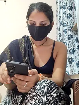 poojam93 online show from December 18, 2025, 10:08 am