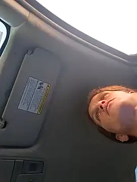 sarahkat86 online show from February 11, 2026, 11:04 pm