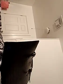 sarahkat86 online show from February 14, 2026, 12:00 am