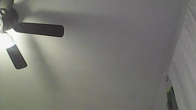 sarahkat86 online show from April 9, 2026, 11:44 pm