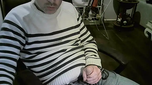 Chrisprngr online show from October 27, 2025, 5:25 pm