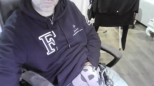 Chrisprngr online show from October 5, 2025, 3:14 pm