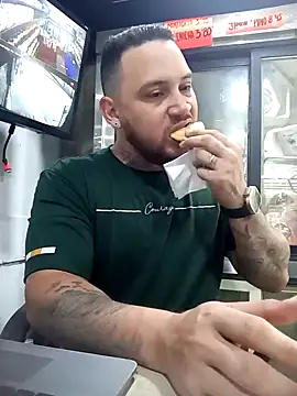 Catire10  online show from October 22, 2025, 1:32 pm