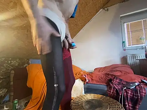 Snapshot of Salon1986 chatting on February 14, 2026, 12:49 pm Salon1986 online show from February 14, 2026, 12:49 pm