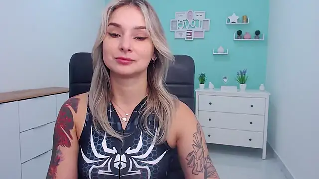 Snapshot of LilFleurish chatting on October 30, 2025, 5:17 am LilFleurish online show from October 30, 2025, 5:17 am