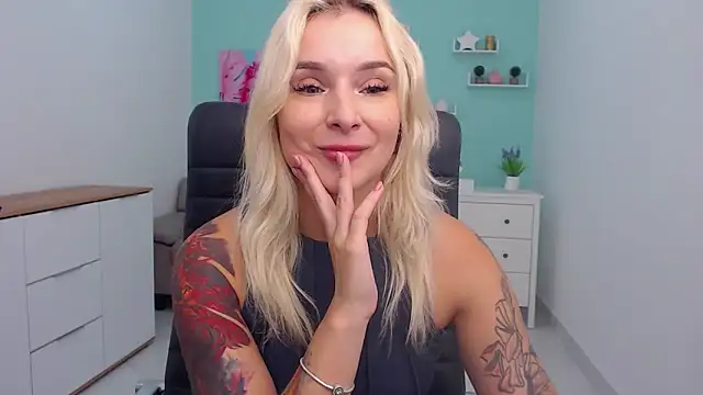 Snapshot of LilFleurish chatting on September 11, 2025, 4:45 am LilFleurish online show from September 11, 2025, 4:45 am
