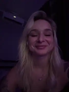 Snapshot of LilFleurish chatting on October 21, 2025, 7:35 pm LilFleurish online show from October 21, 2025, 7:35 pm