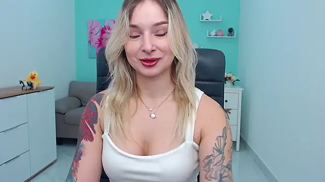 Snapshot of LilFleurish chatting on February 1, 2026, 5:38 am LilFleurish online show from February 1, 2026, 5:38 am