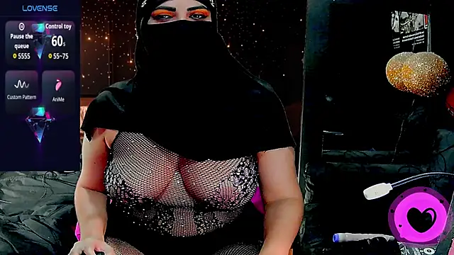 SultanaLayla online show from November 22, 2025, 8:40 pm