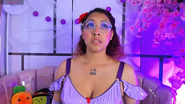 Olivejoness online show from October 31, 2025, 4:53 am