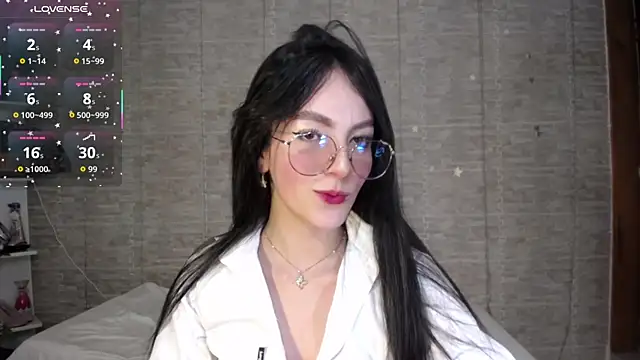 Snapshot of sarah_saenz_ chatting on September 13, 2025, 4:23 am sarah saenz  online show from September 13, 2025, 4:23 am