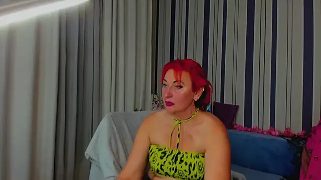 MilanaAlvis online show from November 8, 2025, 1:36 pm