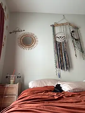 lilcubangoddess online show from September 8, 2025, 3:44 pm