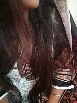 Neha Tyagi online show from November 24, 2025, 5:29 am