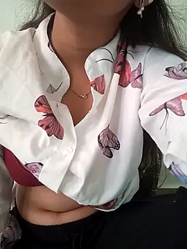 Neha Tyagi online show from October 5, 2025, 5:31 am