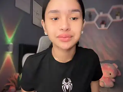 lelasohna online show from October 26, 2025, 7:53 am