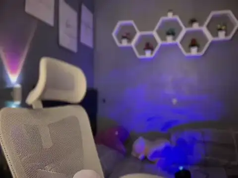 lelasohna online show from September 13, 2025, 9:26 pm