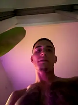 Snapshot of Cuban_4777 chatting on November 27, 2025, 7:31 am Cuban 4777 online show from November 27, 2025, 7:31 am