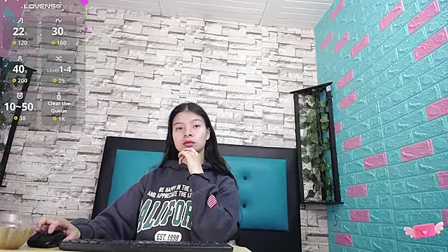 Snapshot of maily_can chatting on September 27, 2025, 12:44 pm maily can online show from September 27, 2025, 12:44 pm