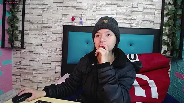 Snapshot of maily_can chatting on September 9, 2025, 12:25 pm maily can online show from September 9, 2025, 12:25 pm