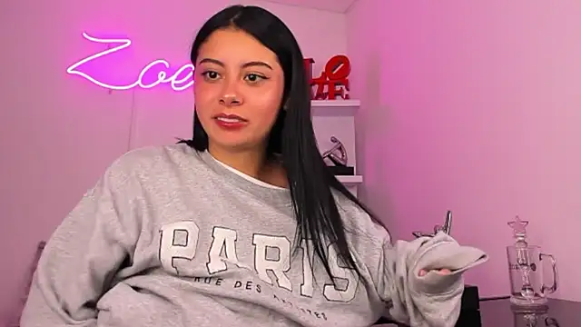 zoecams1 online show from February 19, 2026, 6:16 pm