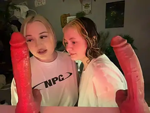 Snapshot of MoonIvy_ chatting on February 18, 2026, 6:26 pm MoonIvy online show from February 18, 2026, 6:26 pm