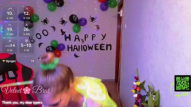 QueenInSilence online show from October 31, 2025, 10:16 pm