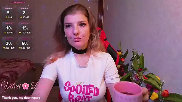 QueenInSilence online show from November 21, 2025, 10:42 pm