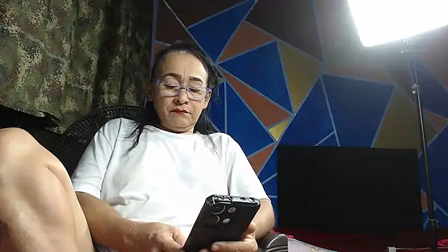 maggi hotsson online show from January 8, 2026, 10:38 pm