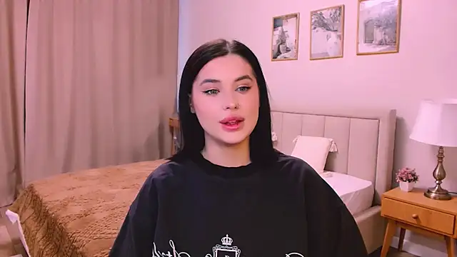 lil angel  online show from February 21, 2026, 11:23 am