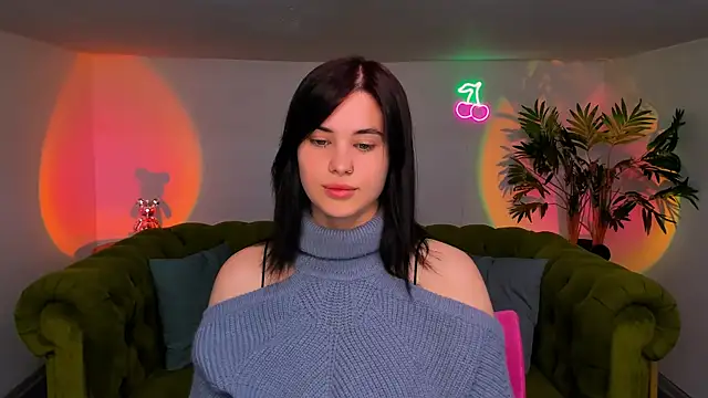 Snapshot of lil_angel_ chatting on October 13, 2025, 9:00 am lil angel online show from October 13, 2025, 9:00 am